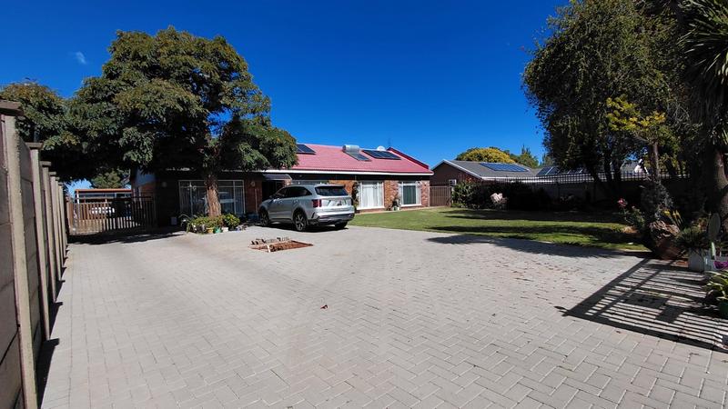 3 Bedroom Property for Sale in Langenhovenpark Free State